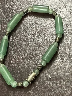 Tube Bead Bracelet with Hematite Spacers – Assorted 6-8mm long Stones. 7inch